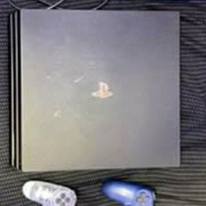 Playstation 4 Pro (1TB)